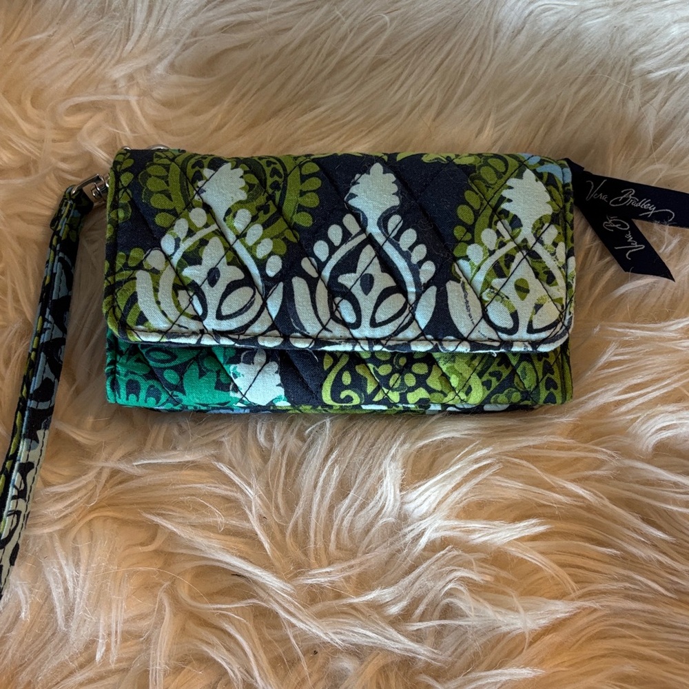 EUC Vera Bradley Green and Navy Patterned Wristlet